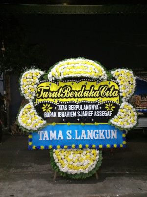 Papan Bunga Duka di Amahai